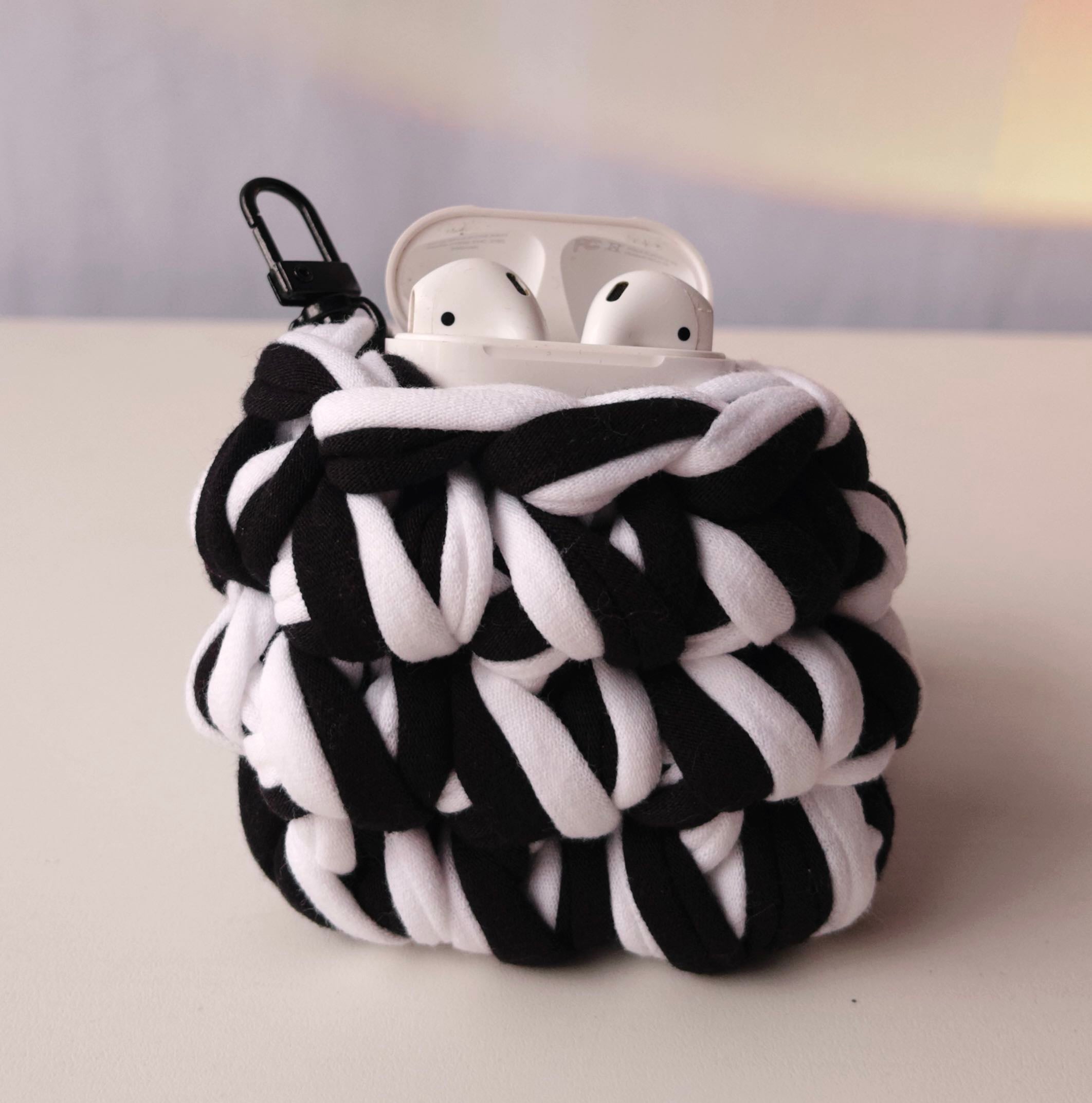 AirPods case blanco y negro