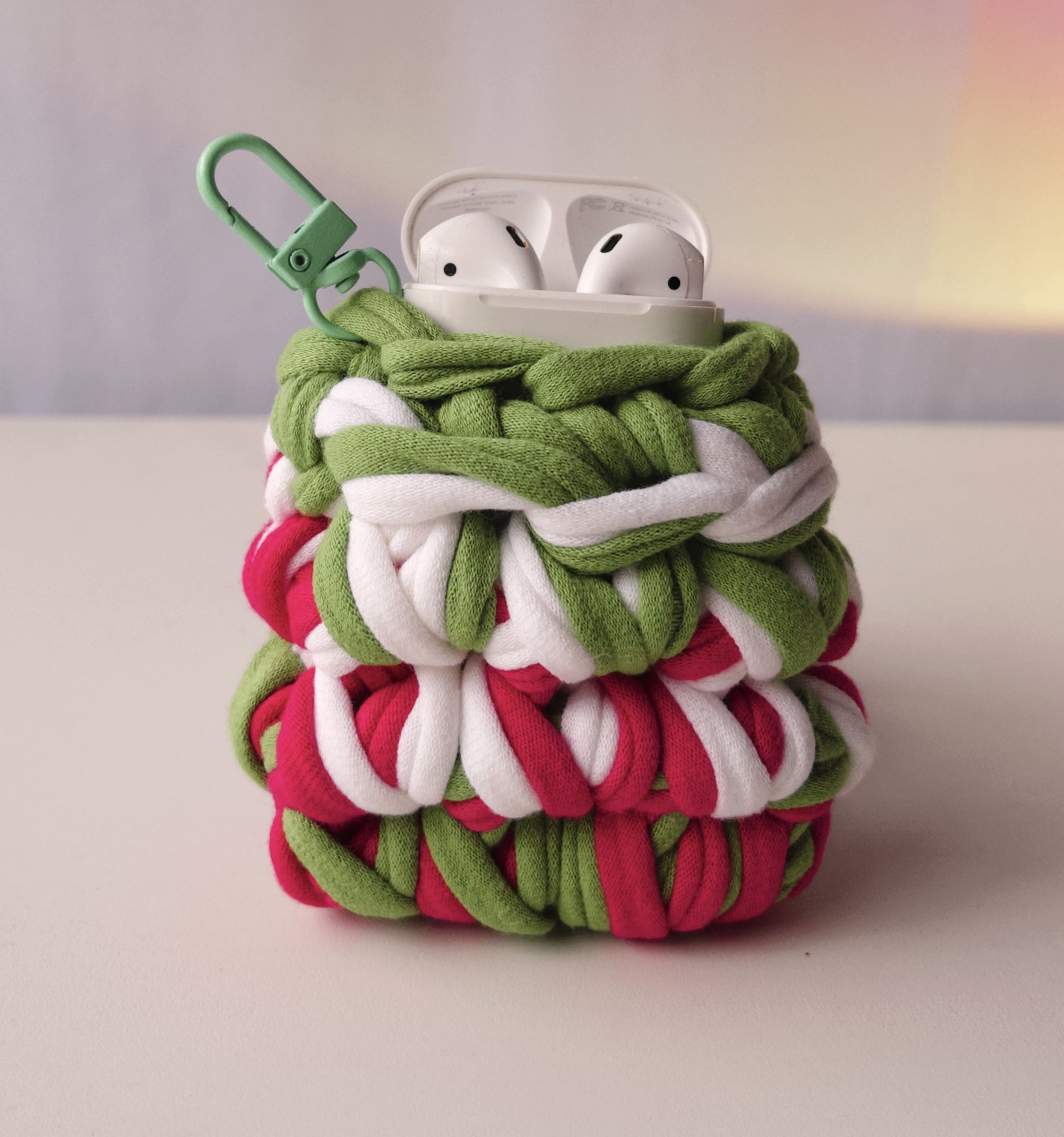 AirPods case (verde, blanco y fucsia)